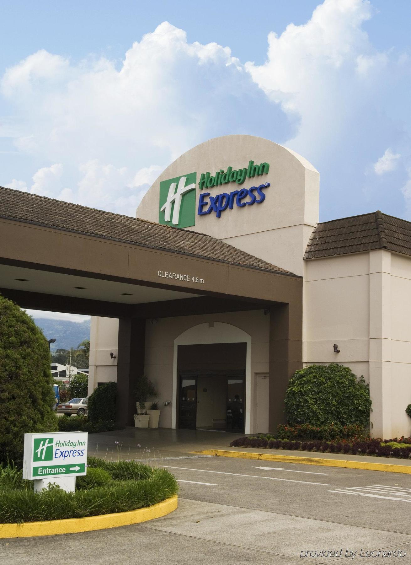 Holiday Inn Express San Jose Airport, An Ihg Hotel Alajuela Buitenkant foto